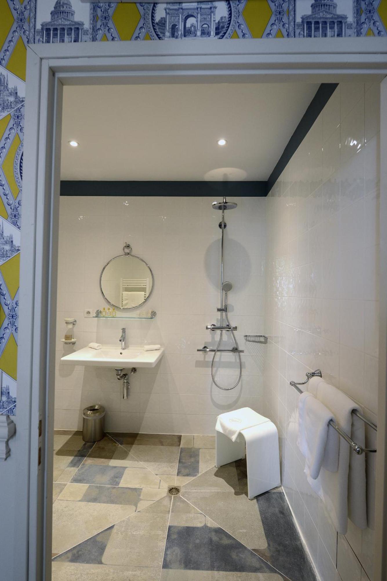 Grand Hotel Henri - Teritoria LʼIsle-sur-la-Sorgue 객실 사진